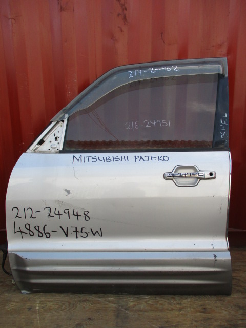 Used Mitsubishi Pajero WINDOW GLASS FRONT LEFT